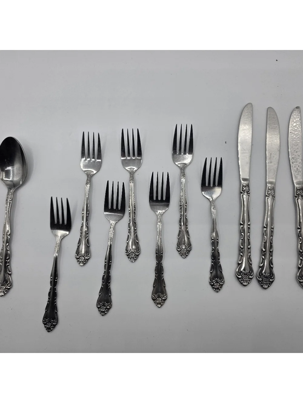 Sears Roebuck LAKEWOOD Tradition Stainless USA / Oneida Silverware Forks Knives